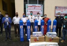गोर्खा मेमोरियल फाउण्डेसनले मेचीनगरलाई दियो ३० थान अक्सिजन सिलिण्डर सहित स्वास्थ्य सामग्री