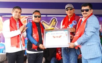 पत्रकार रमेश रमदर्शी राईलाई झापा गोल्डकपको सम्मान